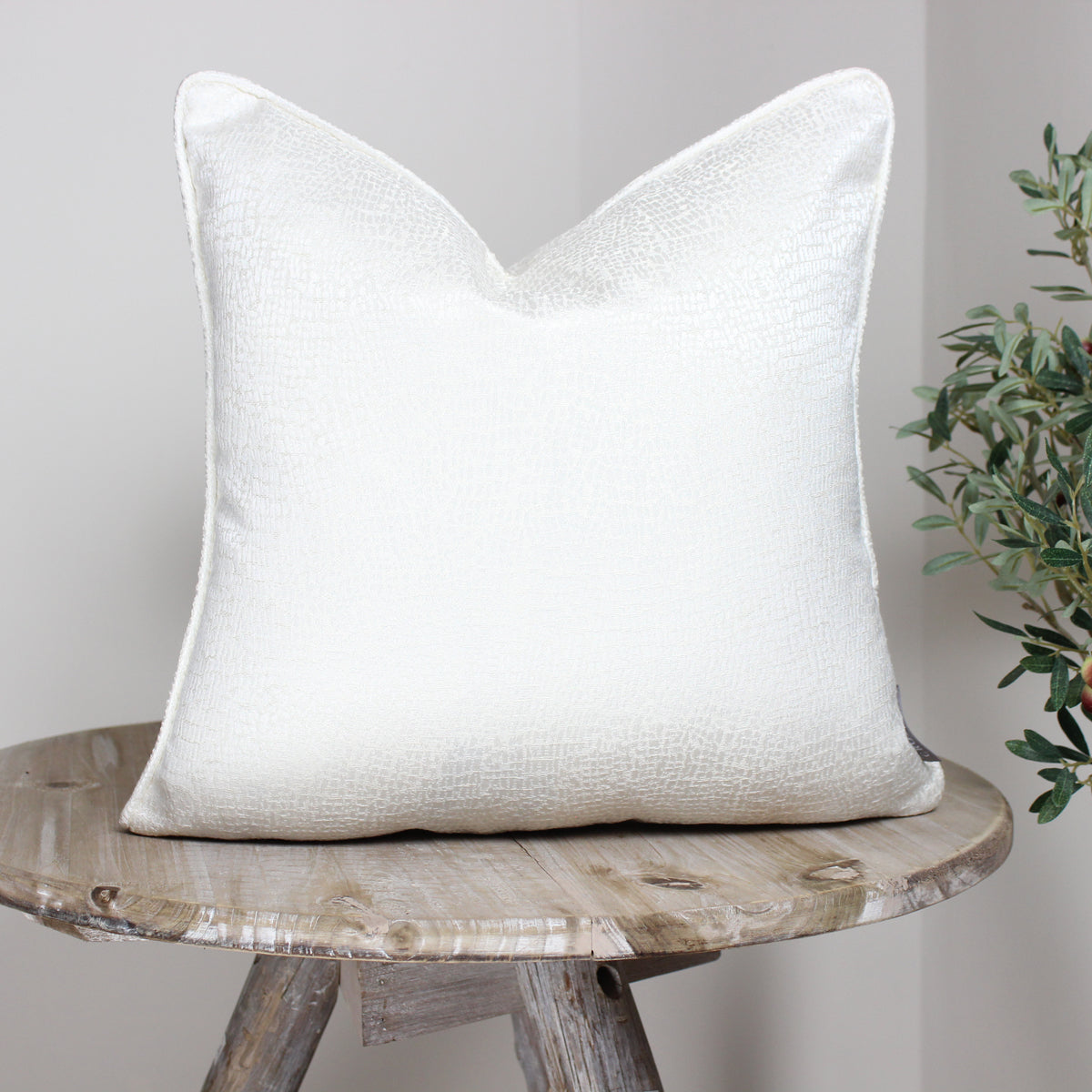 Serpa Ivory Cushion