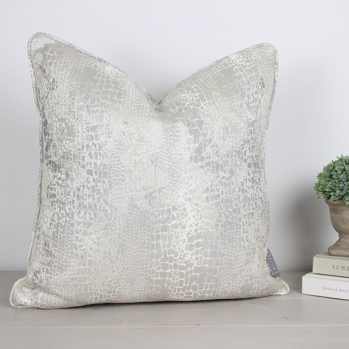 Serpentine Chalk Cushion